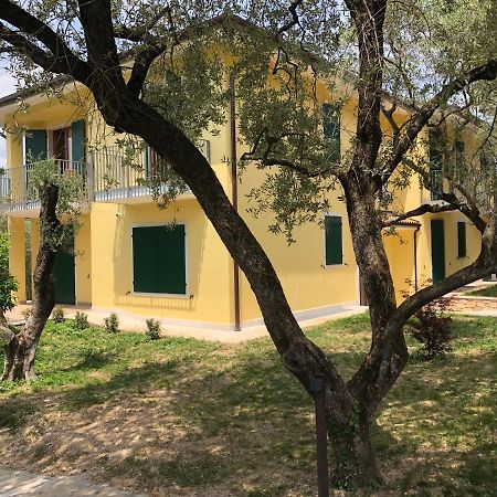 Ca' De L'Achille Lägenhet Torri Del Benaco Exteriör bild
