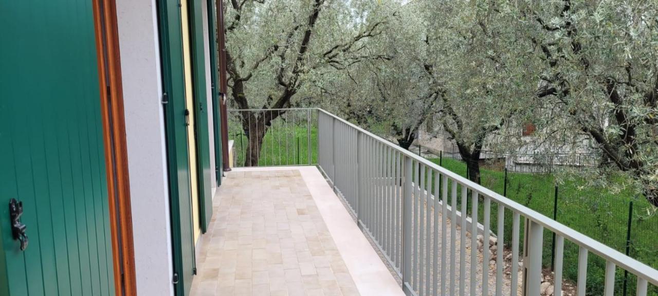 Ca' De L'Achille Lägenhet Torri Del Benaco Exteriör bild
